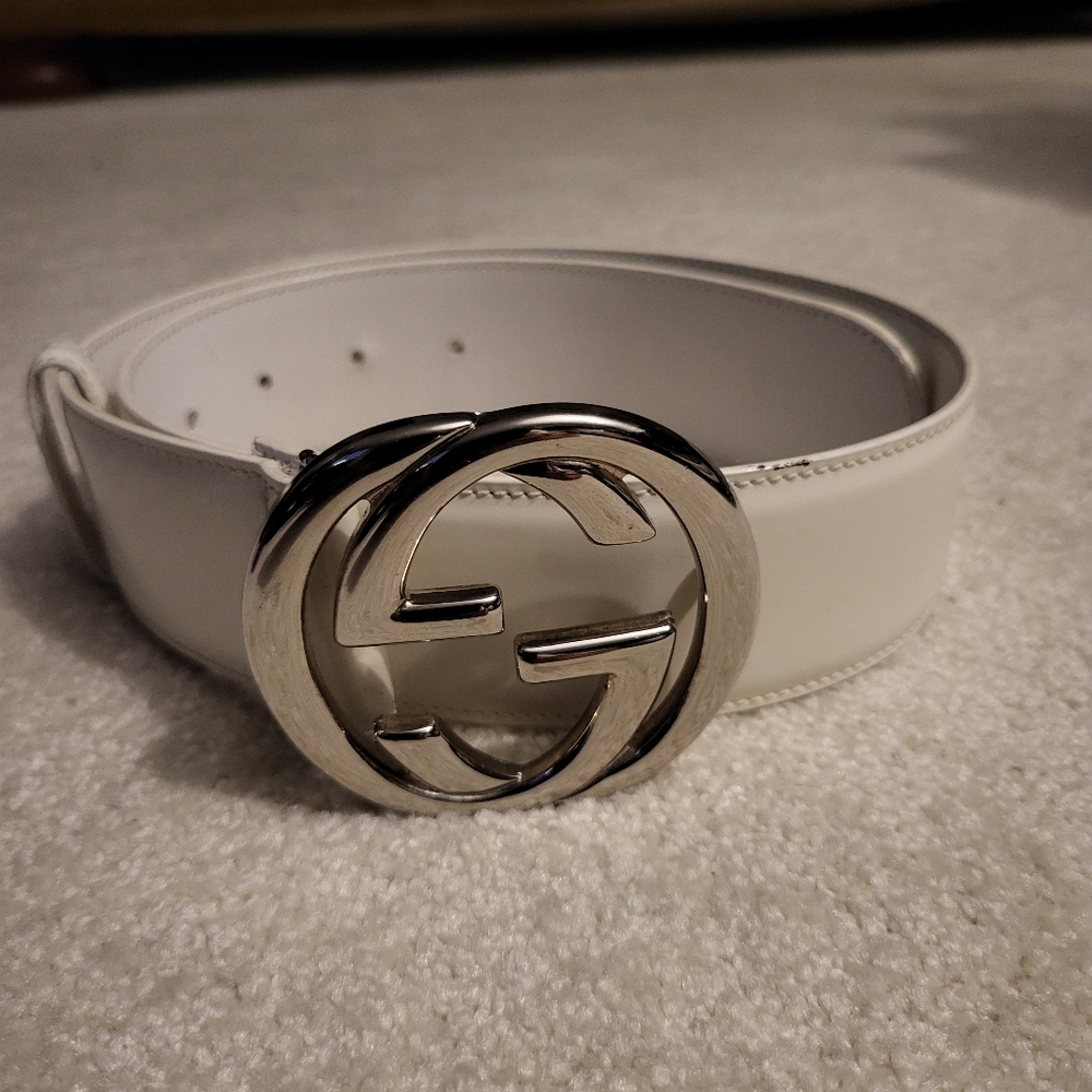 Gucci Ivory Leather Belt with Silver GG Logo Buckle